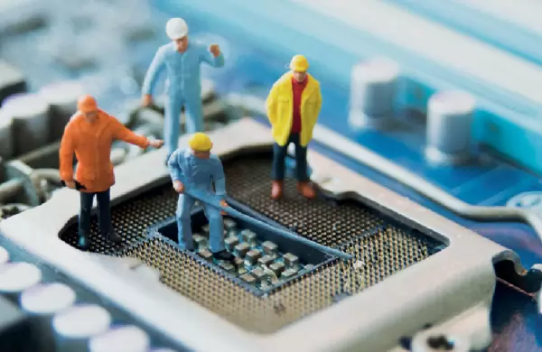 Compartir empleados y bajar costos, la estrategia de las empresas para combatir la crisis