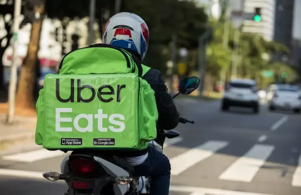 Por qué Uber Eats también
 se va del país