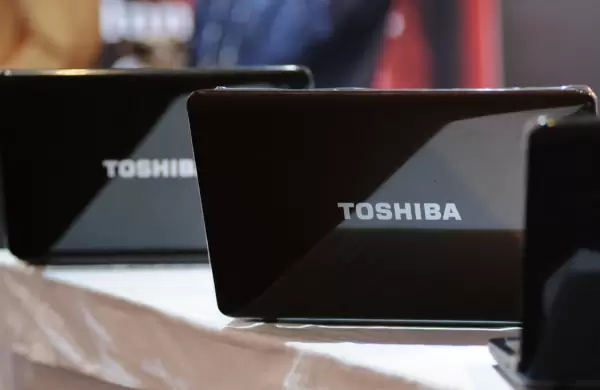 Adiós a un clásico: Toshiba se retiró definitivamente del negocio de las computadoras