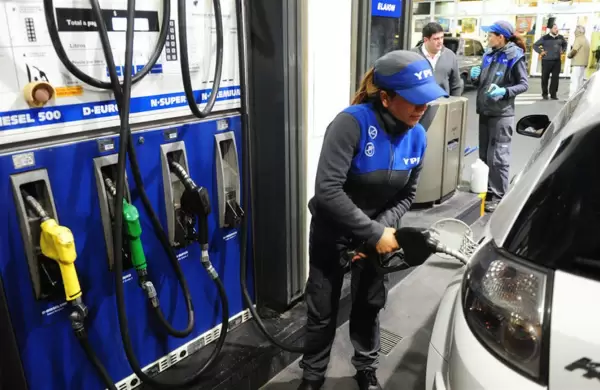 Tras meses de precios congelados, YPF aumentó los combustibles con foco en el AMBA