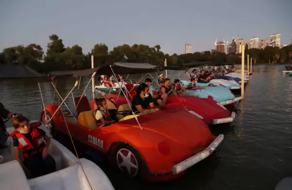 Otro país se suma a la tendencia del cine flotante