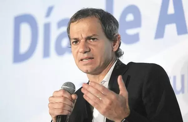 Lucas Llach: "Las urgencias políticas y la importancia del 'hoy' terminan haciéndole daño a la Argentina"