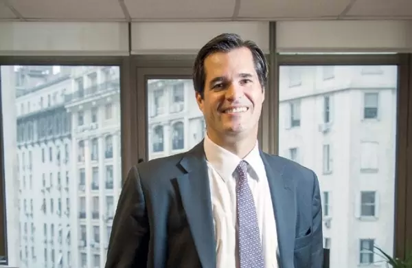 Presentan el primer lubricante en el pas a base de gas natural que compensa la huella de carbono