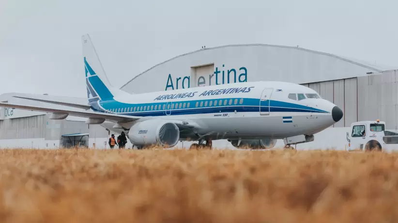 Aerolíneas Argentinas presentó un avión con diseño retro
