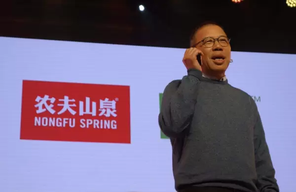 Zhong Sui: el tercer hombre más rico de China vende botellitas de agua mineral