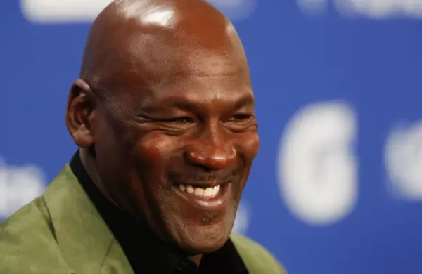 Michael Jordan y Denny Hamlin conforman un nuevo equipo en Nascar para competir en 2021