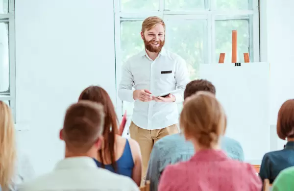 Los tericos del liderazgo: "sabios" del aula extraos en el campo de batalla?