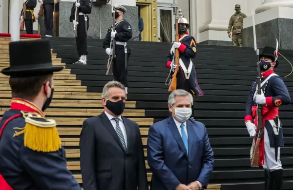 El Gobierno mejora salarios de militares, policas, gendarmes y prefectos