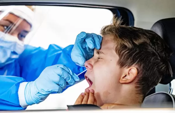 Lesiones nasales y traumatismos: Deberan los alumnos someterse a hisopados peridicos?