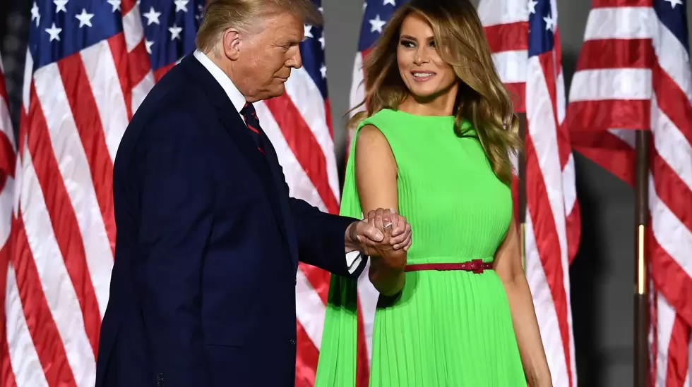 Donald Trump y Melania tienen coronavirus. En la foto, en un acto partidario.