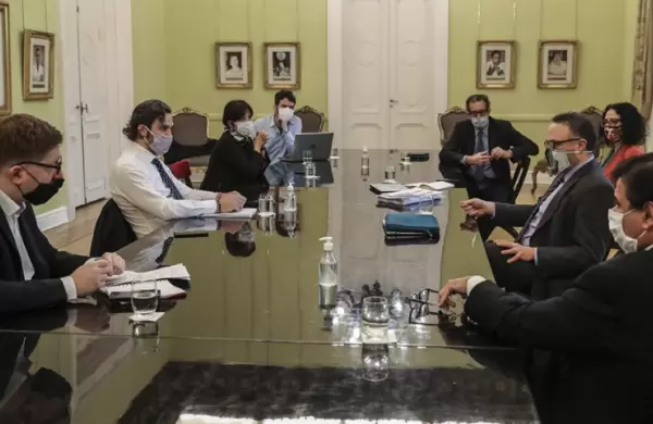 Gobierno, empresarios y CGT buscan acelerar la "reconstrucción" económica de cara a la visita del FMI
