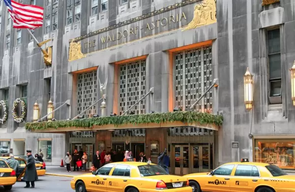 El icónico hotel Waldorf Astoria subastará miles de piezas históricas