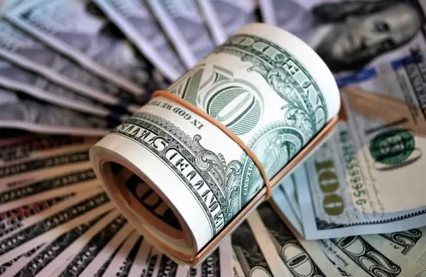 El Gobierno sigue cerrando el cepo al dólar