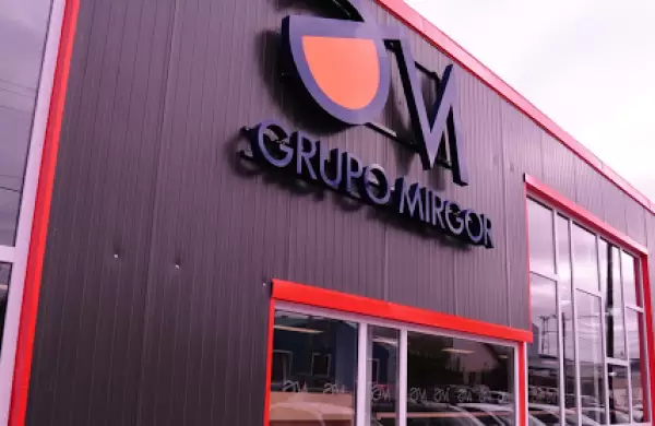 Mirgor, de la familia Caputo, compr Brightstar y fabricar casi el 50% de celulares de la Argentina