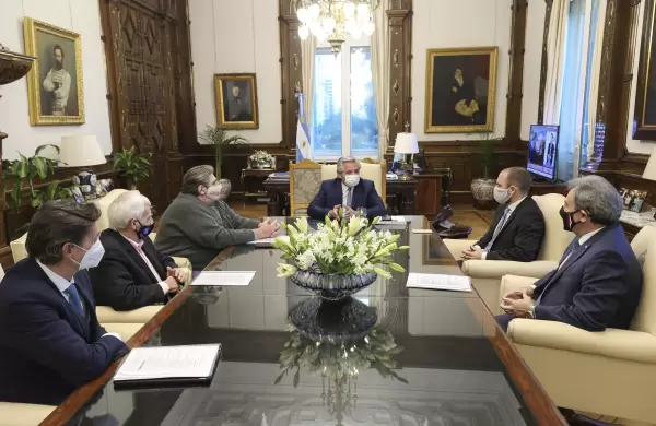 Alberto Fernández quiere colocar a la industria automotriz en el centro de la escena
