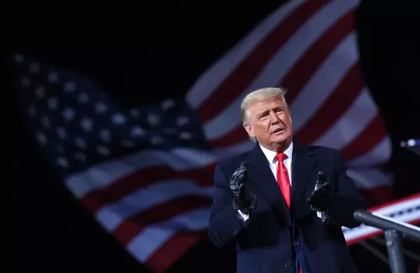 Las grandes empresas intentan distanciarse de Trump pero siguen pagándole millones de alquiler