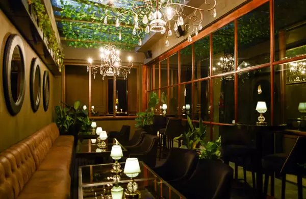 Dos clsicos porteos reconocidos en el ranking de los 50 mejores bares del mundo: cules son y en qu puesto quedaron