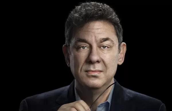 Comienza la vacunación en UK y el director ejecutivo de Pfizer mira más allá de la pandemia