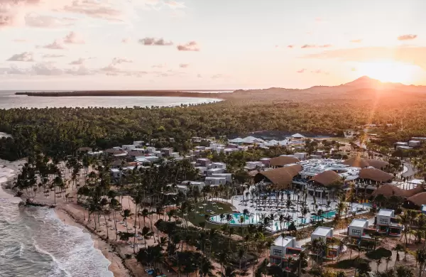 Cómo es el resort de lujo que acaba de reabrir en una región virgen de República Dominicana
