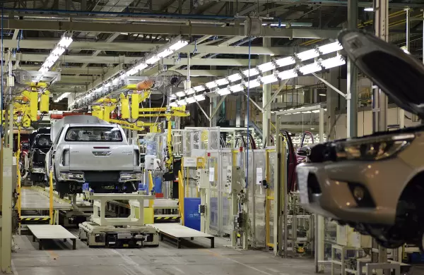 Cuántos empleados contratará Toyota Argentina para aumentar su producción