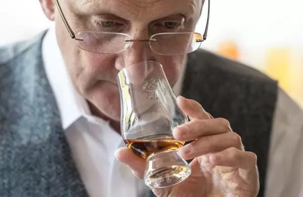 Jim Beveridge, el hombre detrás del  Johnnie Walker, habla sobre el bicentenario de la marca