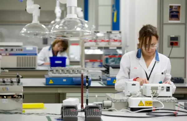 Más inversiones y nuevas propuestas de la industria farmacéutica para el desarrollo del sector