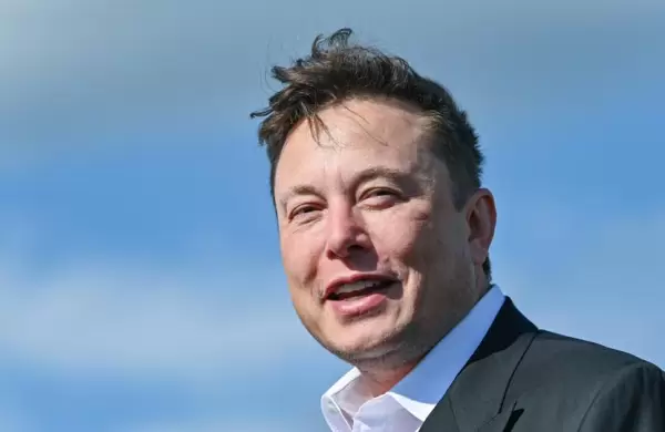 Elon Musk y otros CEO multimillonarios que apoyan la renta básica universal