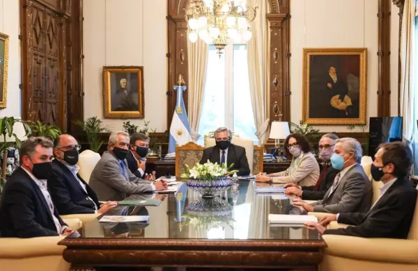 Sin aumento de retenciones ni intervención en los mercados, así fue el encuentro del Gobierno con la Mesa de Enlace