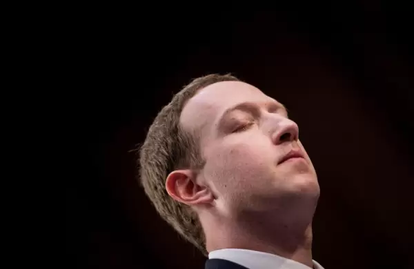 Facebook no logra detener las teorías conspirativas sobre el COVID-19