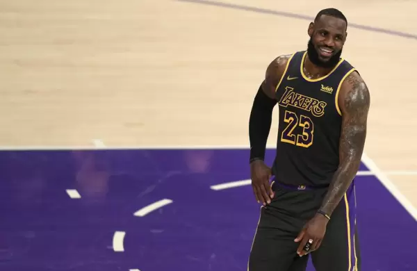 Los nmeros detrs de la apuesta de LeBron James de convertirse en uno de los propietarios  de los Red Sox