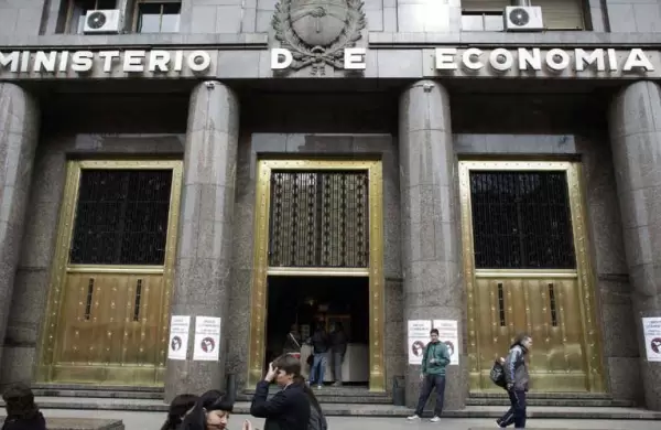 Economa licita cinco ttulos en pesos con vencimientos hasta 2022