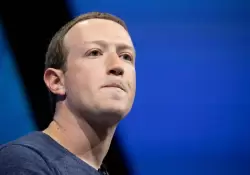 Mark Zuckerberg le declar la guerra a los talibanes en Facebook