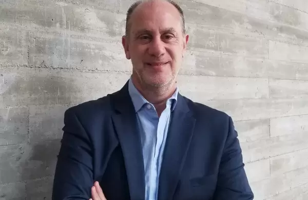 El arquitecto que fue contratado por YPF, Honda y Brother por sus diseos