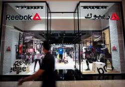 Dos gigantes asiticos de la ropa deportiva entre los postores de la subasta Reebok de Adidas