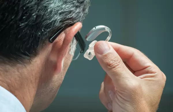 Cáncer: descubren cómo tratar la sordera causada por la quimioterapia