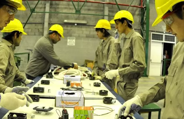 El Gobierno lanza un programa 'salvataje' para reactivar el trabajo