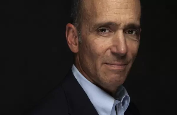 Covid y conspiración: señalan a los responsables de las falsas versiones