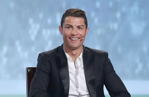 Cristiano no quiso ser menos que Messi y lanz su primer hotel en Espaa