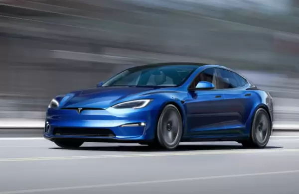 El "Model S Plaid" de Musk sale a la venta y bate récords