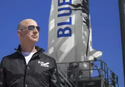 "Internet espacial": Cmo Elon Musk y Jeff Bezos pueden proteger a la Tierra de ataques de asteroides?