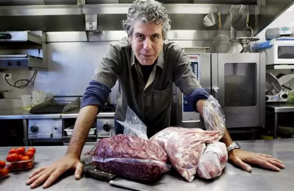 Anthony Bourdain, la mayor estrella de la gastronomía televisiva,
protagoniza un documental inolvidable