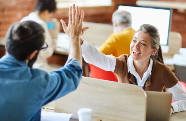 Panasonic se suma a un fenómeno cada vez más popular y sus empleados lo festejan