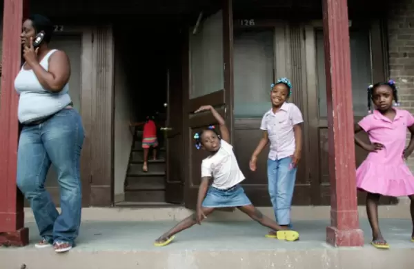 Los trabajadores negros en los EE. UU. ganan 30 por ciento  menos que los blancos