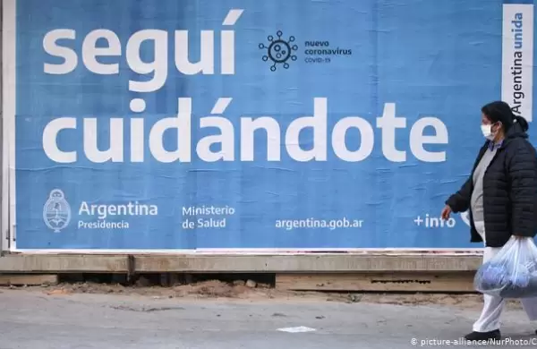 Tres investigaciones demuelen a la Argentina por el manejo de la pandemia