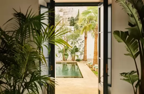 Diez hoteles de lujo para aprovechar el verano de Espaa