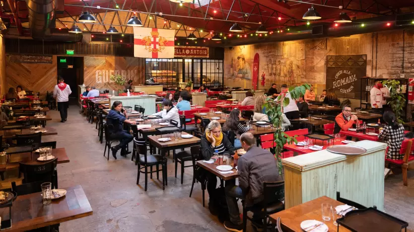 Bares y restaurantes.