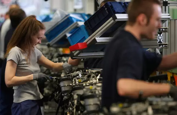 Es oficial: Cuánto menos ganan las mujeres que los hombres