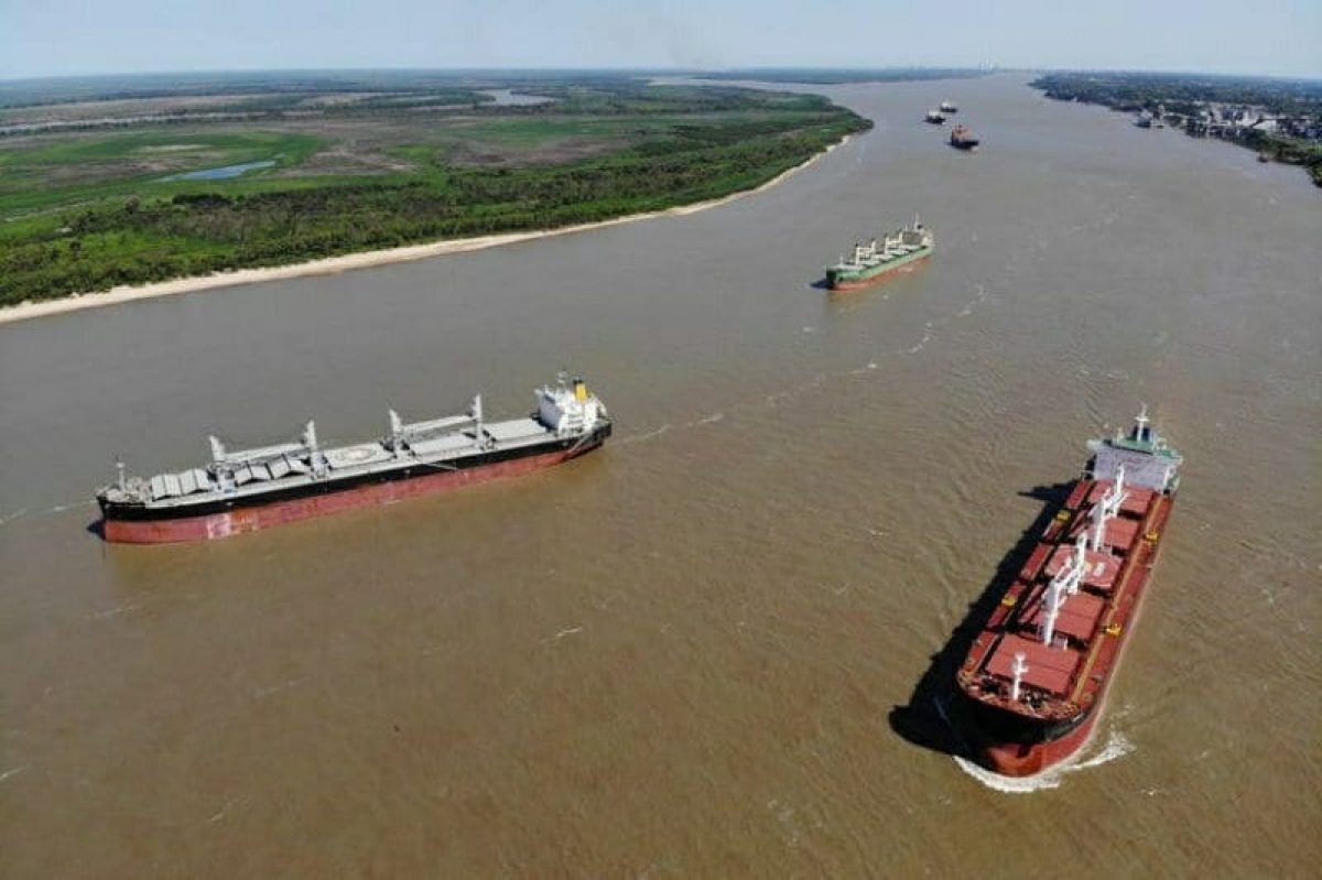 Navegando controversias: el conflicto en la Hidrovía Paraná-Paraguay -  Forbes Argentina