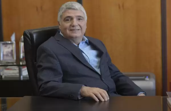 A la crisis de Garbarino, se suma la desesperada búsqueda de Ribeiro por un salvavidas