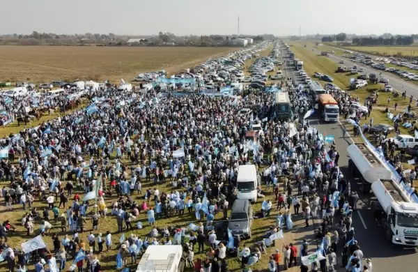 En pleno invierno, la Argentina tuvo un 9 de Julio caliente